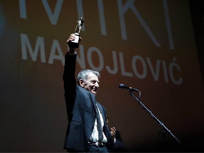 Mikiju Manojloviću uručena nagrada "Beogradski pobednik" (Foto: Tanjug/Dragan Kujundžić) 