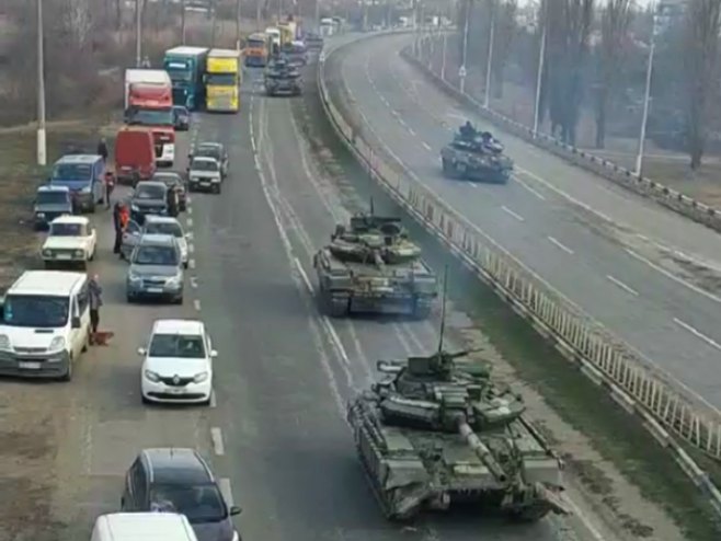 Евакуација грађана из града Херсон Евакуација грађана из града Херсон - Фото: РТРС