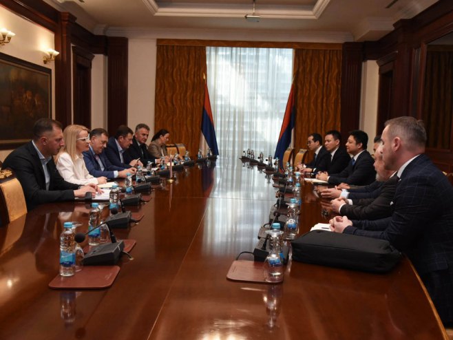 Додик са представницима кинеске компаније Синохидро корпорејшн лимитед - Фото: СРНА