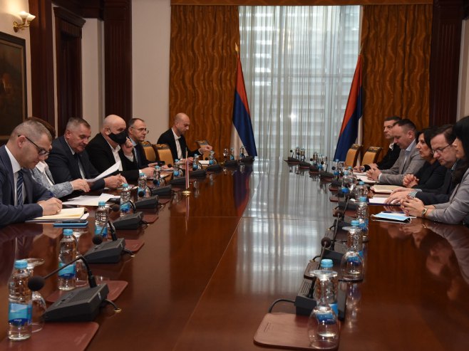 Вишковић и представнци Савеза синдиката (Фото: Влада Српске) - 