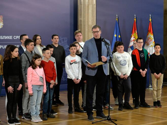 Вучић угостио српску дјецу из региона (Фото: Танјуг / Раде Прелић) Вучић угостио српску дјецу из региона (Фото: Танјуг / Раде Прелић) -