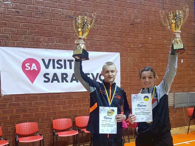 Лука Михаиловић  и Емина Бутковић (Фото: Стонотениски савез БиХ) - 