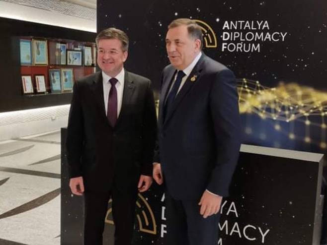 Milorad Dodik i Miroslav Lajčak (foto: RTRS) Milorad Dodik i Miroslav Lajčak (foto: RTRS)