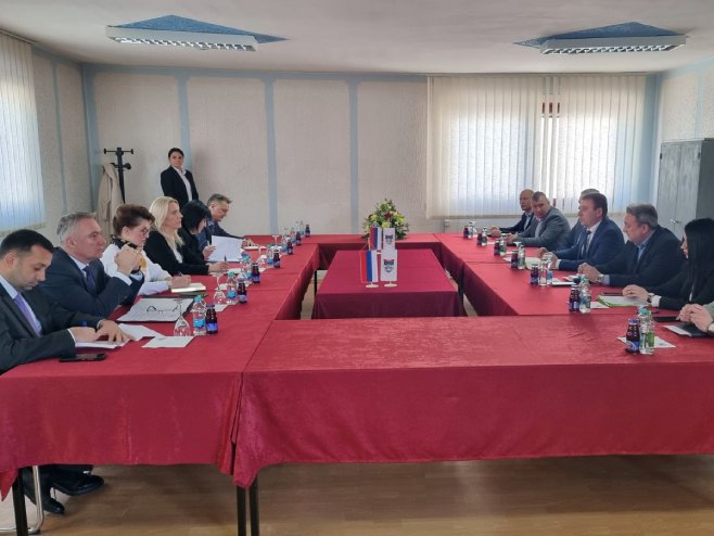 Састанак у Кнежеву - Фото: РТРС