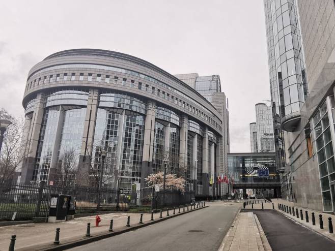 Европски парламент одобрио визну либерализацију за Србе са КиМ