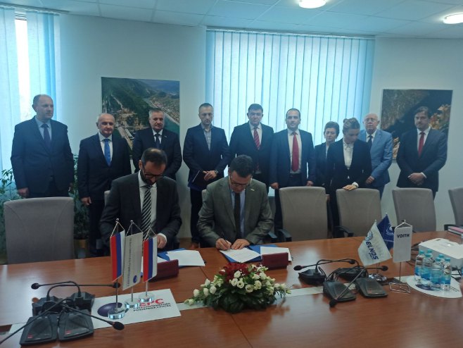 Потписивање уговора за Хе Дабар Потписивање уговора за Хе Дабар - Фото: РТРС