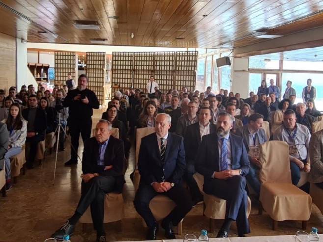 Отворен 21. "Инфотех-Јахорина" (Фото: Влада Српске) - 