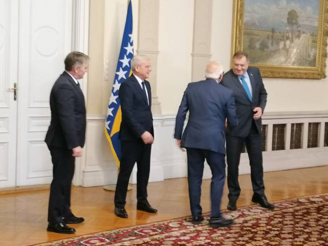 Чланови Предсједништва са Борељом Чланови Предсједништва са Борељом - Фото: РТРС