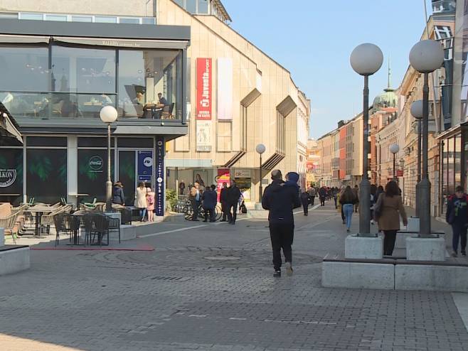 Укидање ПДВ-а на основне намирнице и акциза на гориво- помоћ грађанима у кризи (ВИДЕО)