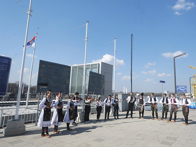 Дочек крузера у Београду (Фото: TANJUG/TARA RADOVANOVIC) - 