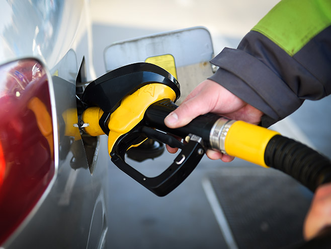 Након новог ембарга пријете ли Европи несташица дизела и бензина? (ВИДЕО)
