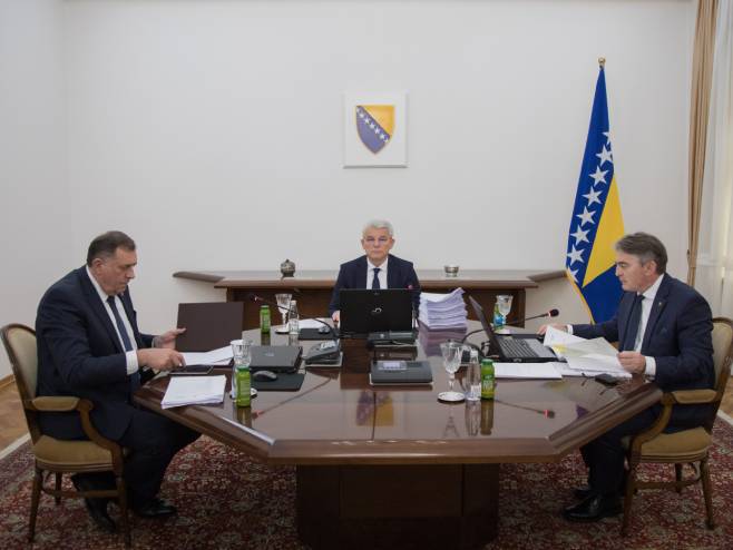 Сједница Предсједништва БиХ (Фото: Предсједништво БиХ, илустрација) Сједница Предсједништва БиХ (Фото: Предсједништво БиХ, илустрација) -