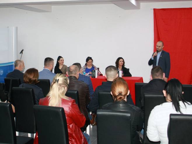 Представљен роман "Сужањ" Лидије Жарић - Фото: СРНА