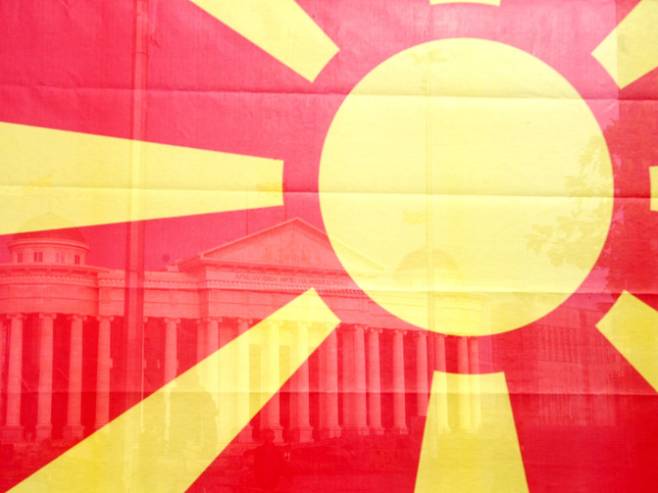 Македонска застава (Фото: EPA/GEORGI LICOVSKI, илустрација) - 