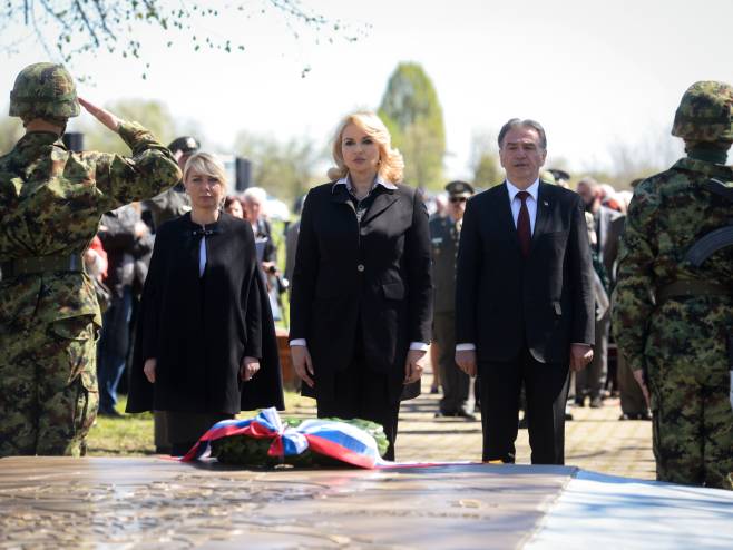 Дарија Кисић на обиљежавању годишњице пробоја Сремског фронта (Фото: Танјуг/ Ђорђе Крстић) - 