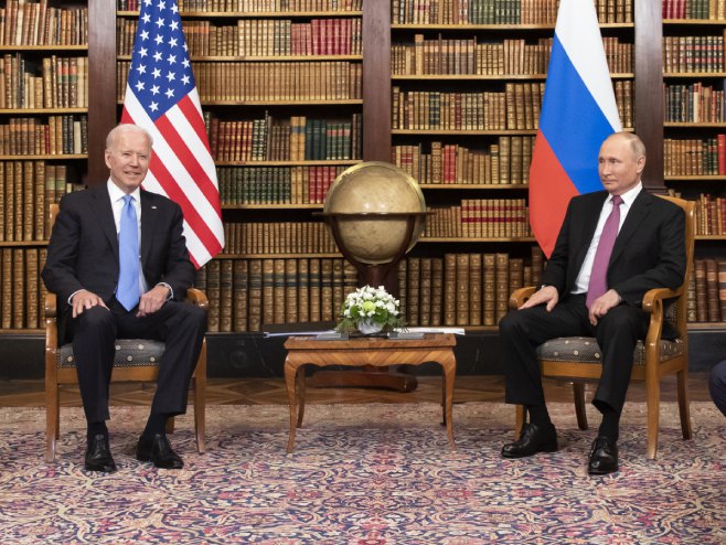 Џо Бајден и Владимир Путин (фото: EPA-EFE / PETER KLAUNZER) - 