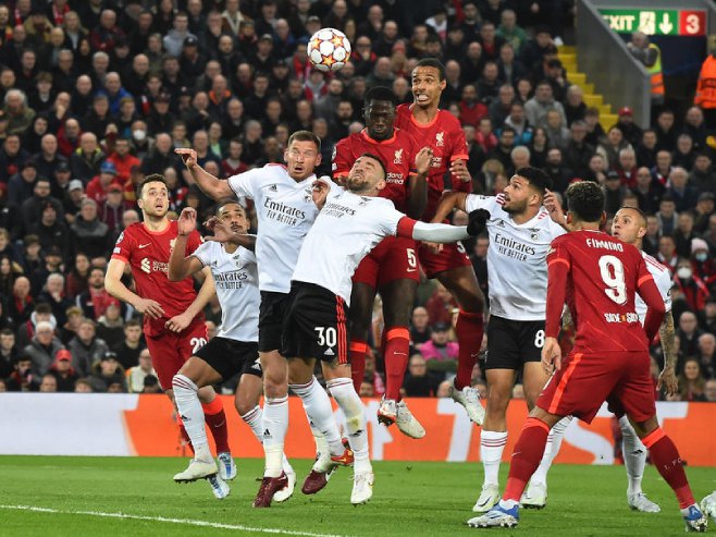 Ливерпул - Бенфика Лисабон (Фото: EPA-EFE/PETER POWELL) - 