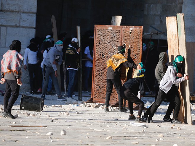Сукоби у Јерусалиму (Фото: EPA-EFE/JAMAL AWAD) - 