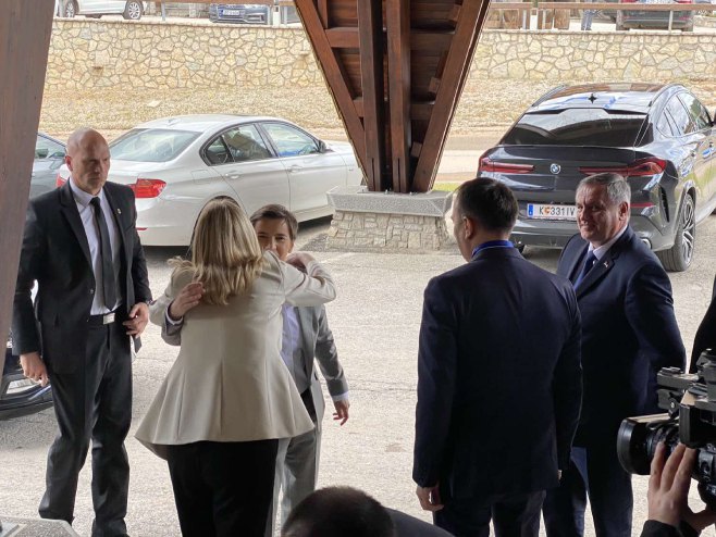 Željka Cvijanović, Radovan Višković i Ana Brnabić (Foto: RTRS) Željka Cvijanović, Radovan Višković i Ana Brnabić (Foto: RTRS)