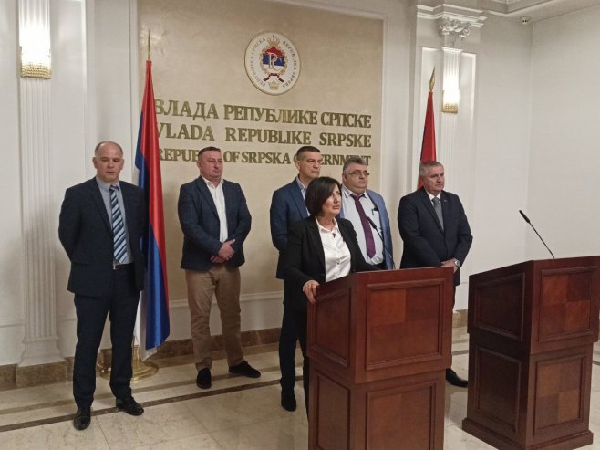 Višković sa predstavnicima Sindikata - Foto: RTRS Višković sa predstavnicima Sindikata - Foto: RTRS