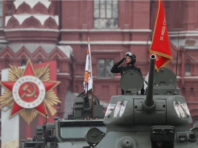 Војна парада у Москви (Фото: EPA-EFE/YURI KOCHETKOV) 