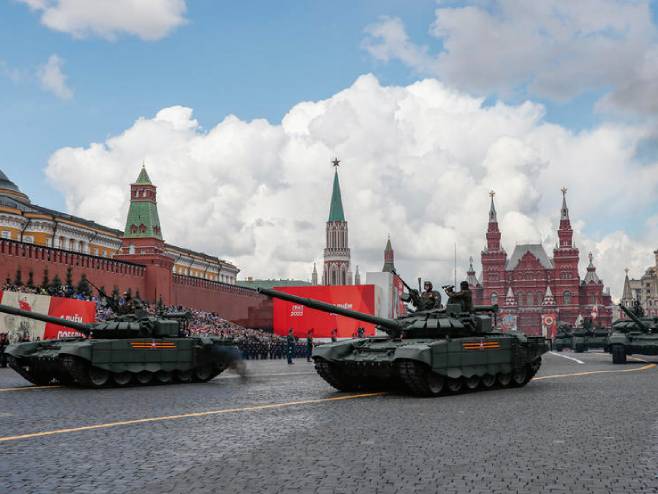 Vojna parada u Moskvi (Foto: EPA-EFE/YURI KOCHETKOV) 