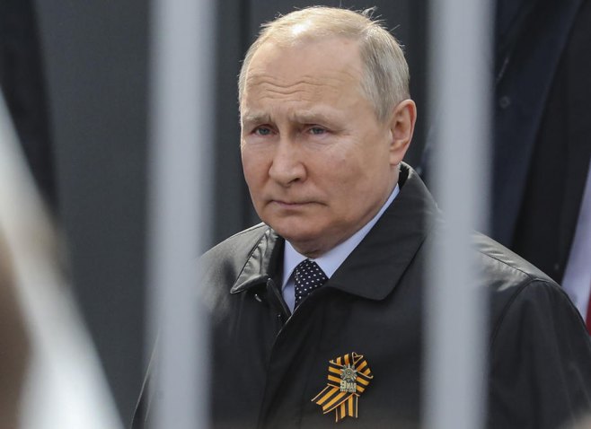 Владимир Путин (Фото: EPA-EFE/MAXIM SHIPENKOV) - 
