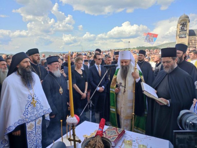 Патријарх Порфирије освештао црквенонародни дом у Храму Светог Великомученика Георгија на Гукама Патријарх Порфирије освештао црквенонародни дом у Храму Светог Великомученика Георгија на Гукама - Фото: СРНА