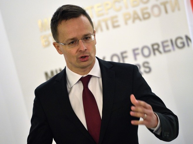 Peter Sijarto (FOTO: EPA/VASSIL DONEV) - Peter Sijarto (FOTO: EPA/VASSIL DONEV) -