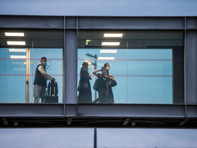 Pariški aerodrom (foto: EPA-EFE / CHRISTOPHE PETIT TESSON) - Pariški aerodrom (foto: EPA-EFE / CHRISTOPHE PETIT TESSON) -