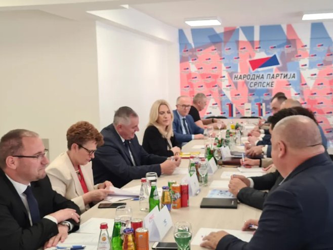 Почео састанак владајуће коалиције Почео састанак владајуће коалиције - Фото: СРНА