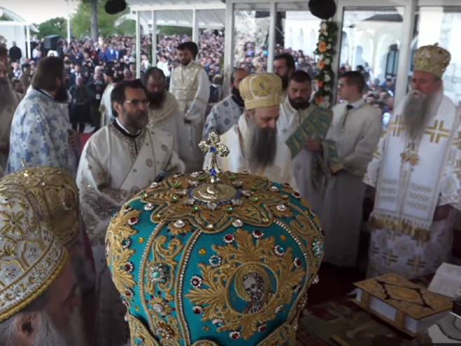 Arhijerejska liturgija na Ostrogu (Foto: Srna)