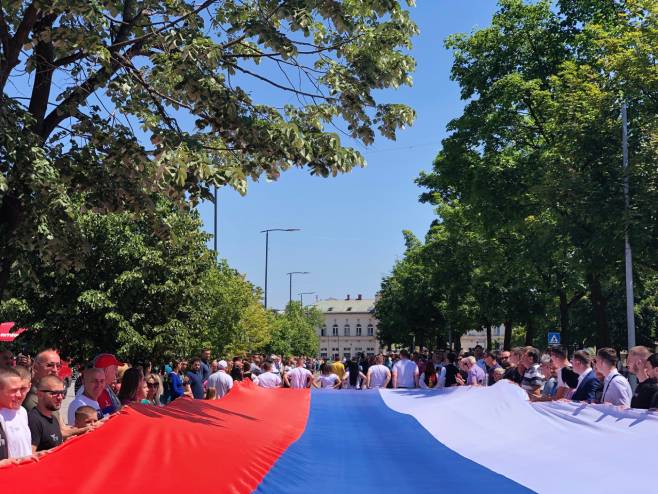 Bijeljina: Zastava Republike Srpske (Foto: SRNA)