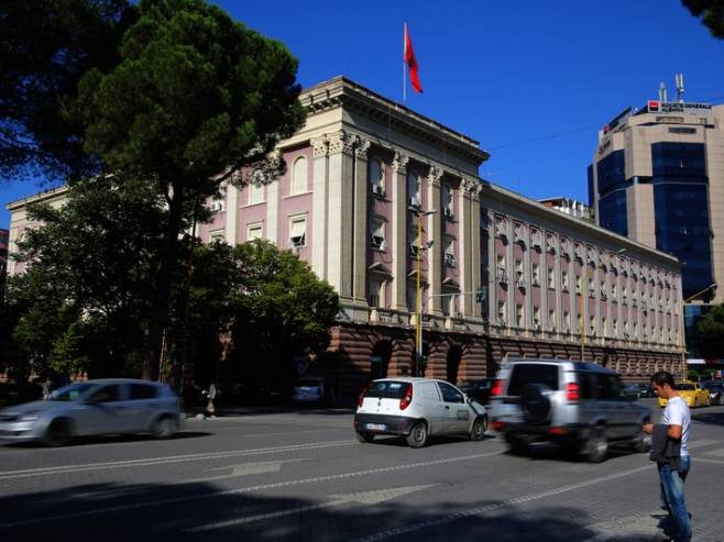 Зграда албанског парламента (Фото: EPA/ARMANDO BABANI, илустрација) - 