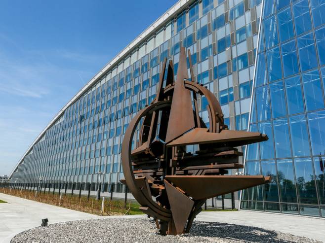 Зграда НАТО-а у Бриселу (Фото: EPA-EFE/STEPHANIE LECOCQ, илустрација) - 