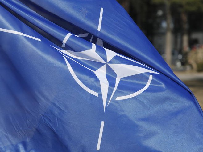 НАТО (Фото: EPA/TOMS KALNINS) - 