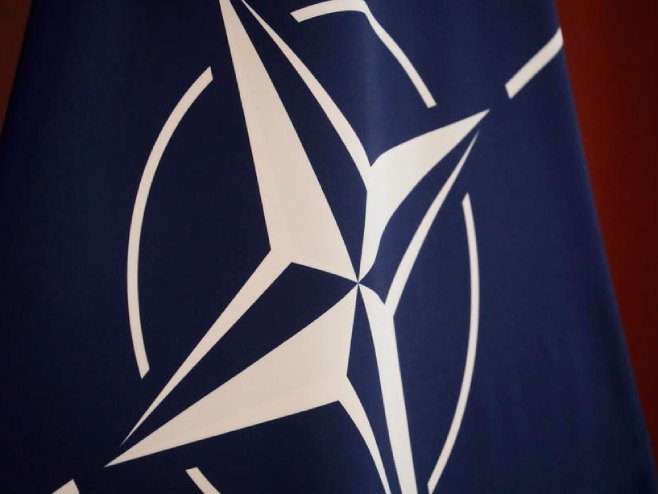 НАТО застава (ФОТО: EPA/TOMS KALNINS/илустрација) - 