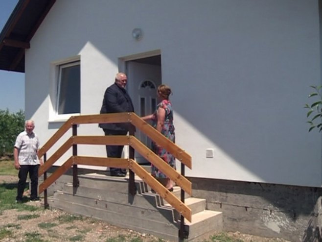 Нови дом за осам избјеглих и расељених породица Нови дом за осам избјеглих и расељених породица - Фото: РТРС