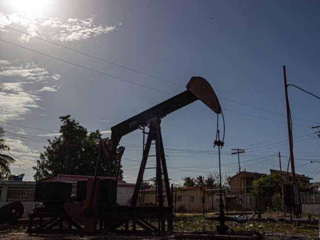 Нафта (фото: EPA/Henry Chirinos, илустрација) Нафта (фото: EPA/Henry Chirinos, илустрација) -