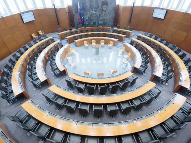 Парламент Словеније (фото: dz-rs.si) Парламент Словеније (фото: dz-rs.si) -