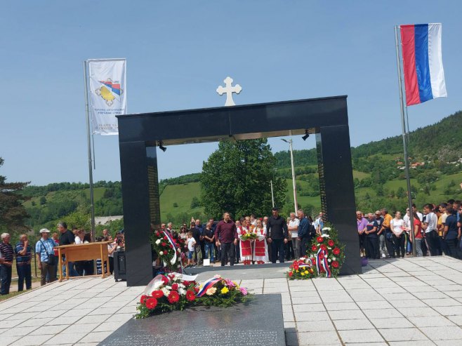 Мокро-споменик погинулим борцима Мокро-споменик погинулим борцима - Фото: РТРС