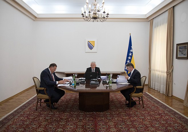 Предсједништво БиХ Предсједништво БиХ - Фото: www.predsjednistvobih.ba