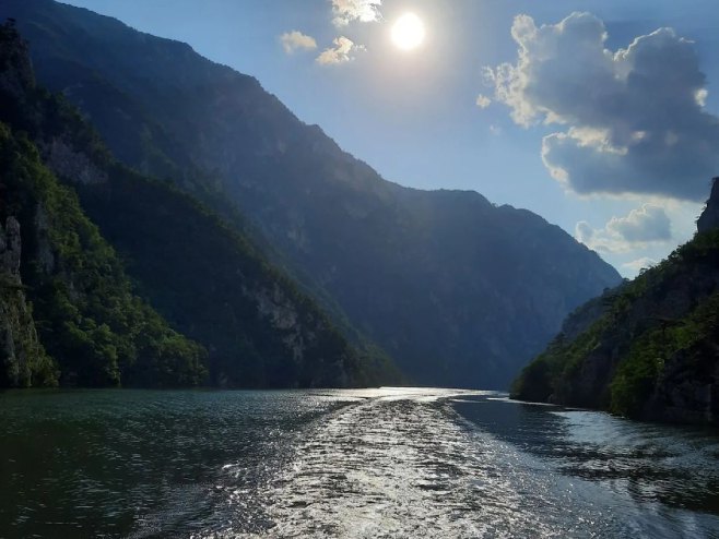 Кањон ријеке Дрине (фото: instagram.com/buducnostsrbijeav) Кањон ријеке Дрине (фото: instagram.com/buducnostsrbijeav) -