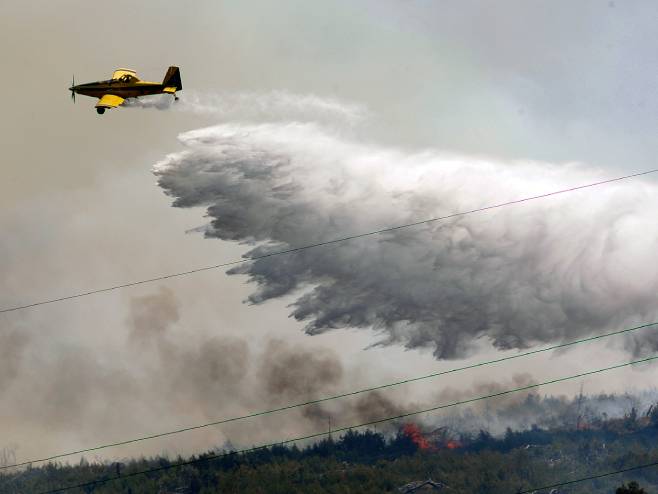 Пожар на Брачу, архив (Фото: EPA/STR CROATIA OUT) - 