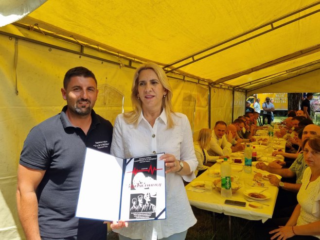 Жељка Цвијановић примила захвалницу Жељка Цвијановић примила захвалницу - Фото: РТРС