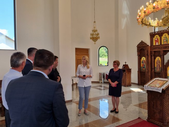 Цвијановић посјетила цркву Светог Лазара и породицу Млинаревић