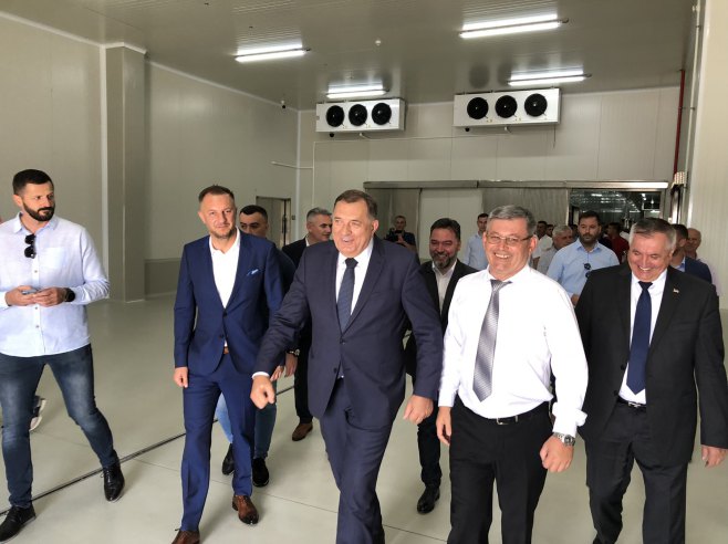 Обилазак погона Месне индустрије "ЗП комерц" Обилазак погона Месне индустрије "ЗП комерц" - Фото: СРНА