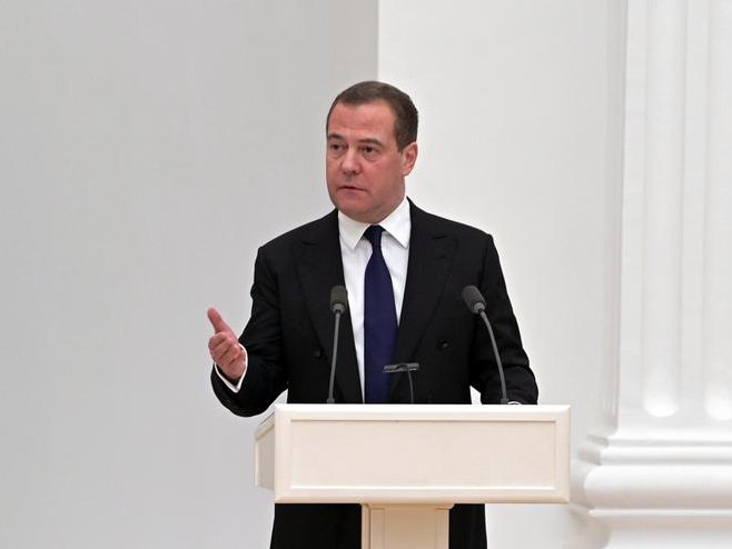 Dimitrij Medvedev (Foto: EPA/ALEXEI NIKOLSKY / KREMLIN POOL) - Dimitrij Medvedev (Foto: EPA/ALEXEI NIKOLSKY / KREMLIN POOL) -