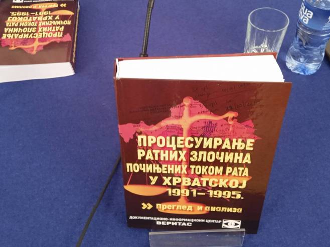Представљена књига о процесима за ратне злочине почињене у Хрватској - Фото: СРНА