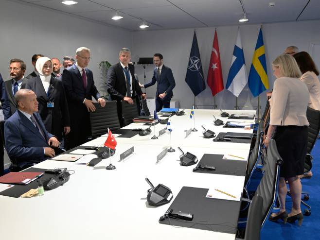 Састанак Ердогана и Столтенберга са представницима Шведске и Финске (Фото: EPA-EFE/Henrik Montgomery) - 